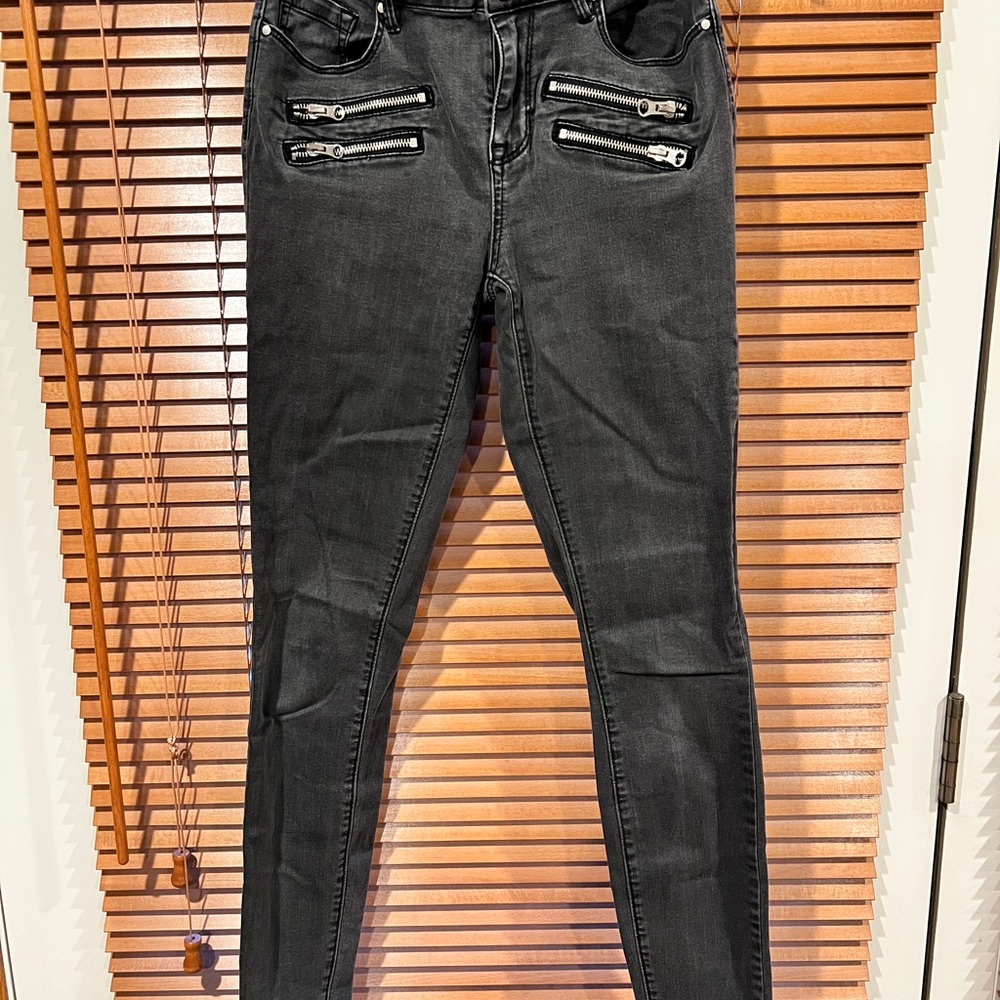 Bullhead Black Zippered Women's Jeans